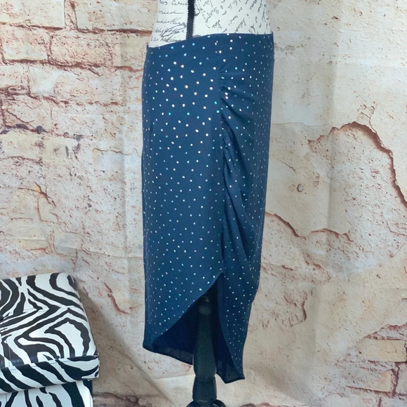 BCBGeneration NWT Navy Polka Dot Asymmetrical Skirt - Picture 8 of 12